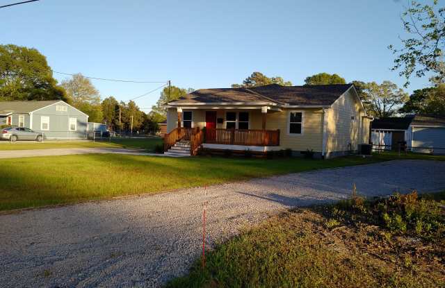 107 Oakwood Dr Gallery 1