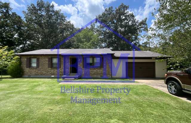 Charming 3 Bed, 1 Bath Home on Falcon Dr – Available Now! photos photos