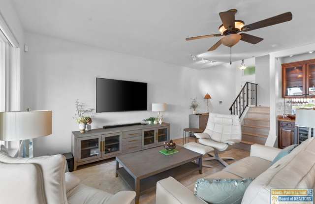 36 Harbor View Gallery 4