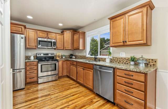 Updated 4-Bedroom Home in Central Windsor - Quiet Corner Lot Gallery 4