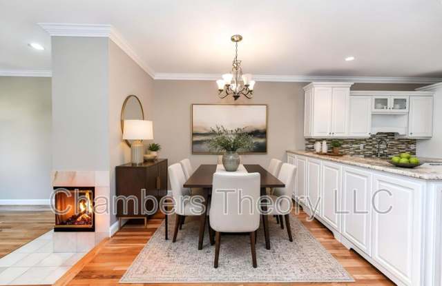 1530 N Colonial Ct Gallery 3