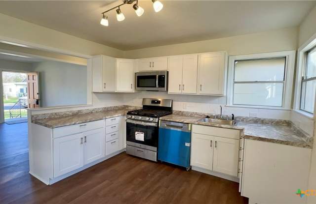 1002 N 12 Gallery 3