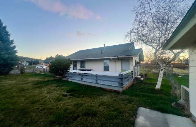 Charming 1-Bedroom Unit with Private Deck  Yard in Finley, WA photos photos