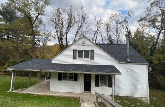 Large - 3 Bedroom House - Downtown Campus - Available 8/7! - 456 Mason Street, Morgantown, WV 26505