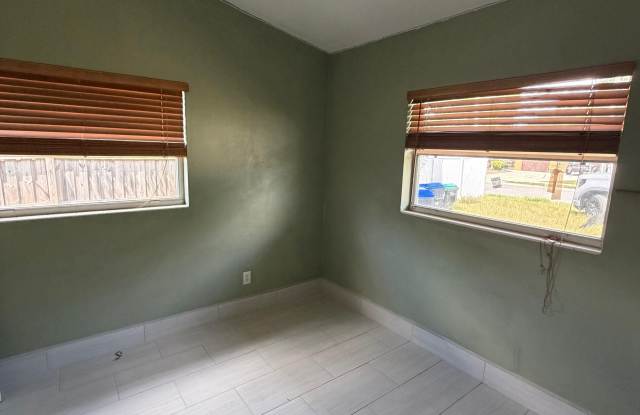 5306 Satel Dr Gallery 4