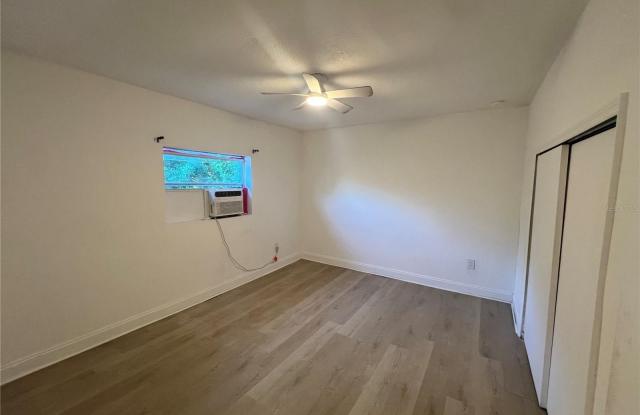 23476 HARPER Avenue Gallery 2