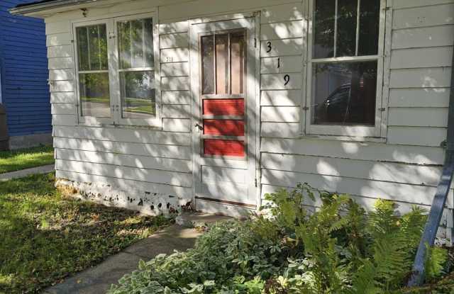 319 Harris Avenue South Gallery 1