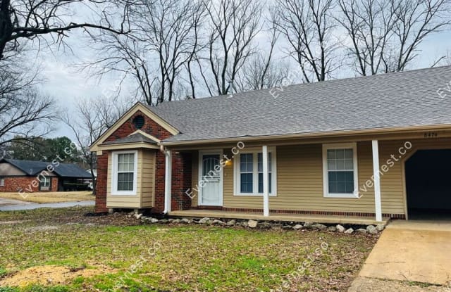 8474 Charleston Dr - 8474 Charleston Drive, Southaven, MS 38671
