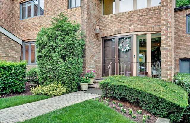 72 Windsor Gate Dr. - 72 Windsor Gate Drive, North Hills, NY 11576