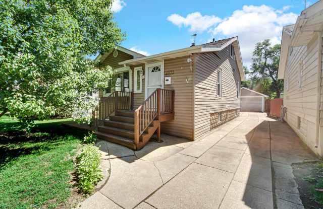 2 Bedroom 1.5 Bathroom House for Rent! photos photos