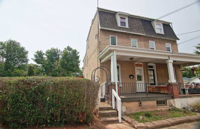Spacious 4/5 Bedroom Home for Rent - Available Now! photos photos