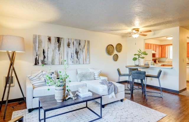 Spacious and immaculate townhomes! Free Water/Sewer/Garbage/Parking! Gallery 2