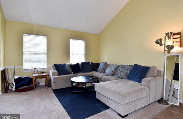 12235 WADSWORTH WAY Gallery 4
