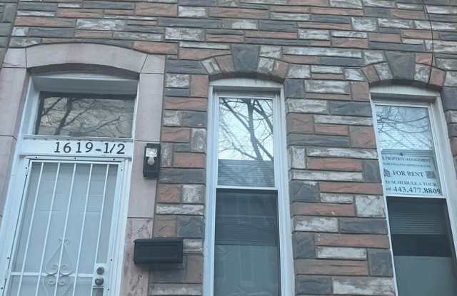 1619 1/2 Division Street photos photos