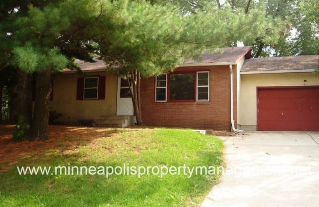 990 Transit Ave - 990 Transit Avenue, Roseville, MN 55113