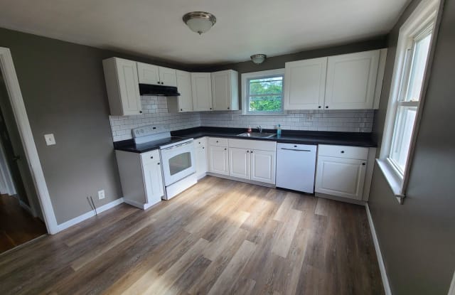 18 Cricket Drive - 18 Cricket Drive, Meriden, CT 06450