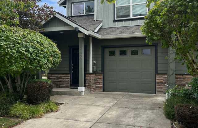 3 Bedroom, 2.5 Bath Condo in NW McMinnville- Great Location photos photos