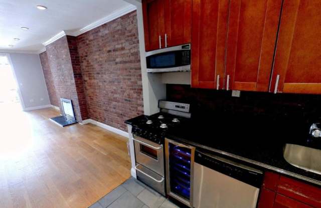 102 E 7TH ST. - 102 East 7th Street, New York City, NY 10009