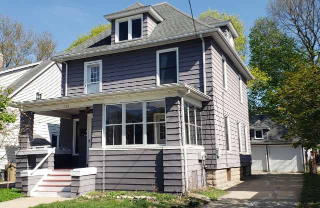 2125 E Washington Ave photos photos