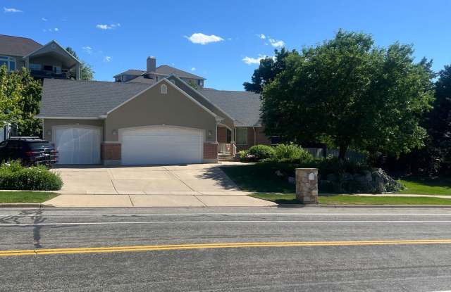 Spacious and Modern 5 Bed, 4 Bath Home photos photos