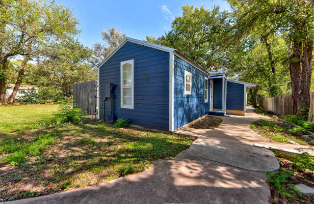 1815 1/2 Oklahoma Avenue Gallery 1