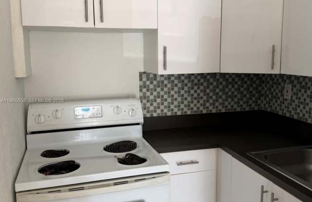 1225 NW 45th St photos photos