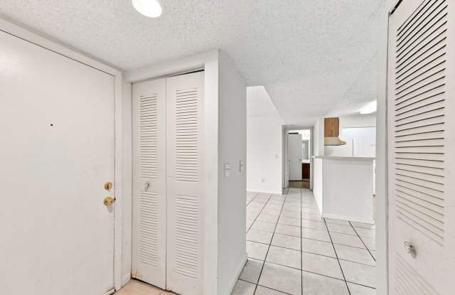 2bd/2ba Ground Floor Unit in the Harbor Club Condominiums in Palm Harbor! Gallery 4