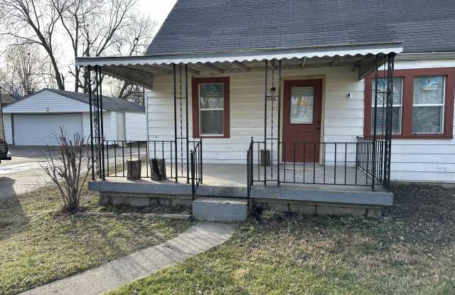 2726 S Lyons Ave photos photos