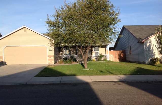 Fabulous location. Nice home with new carpet and paint. Living and family room. photos photos