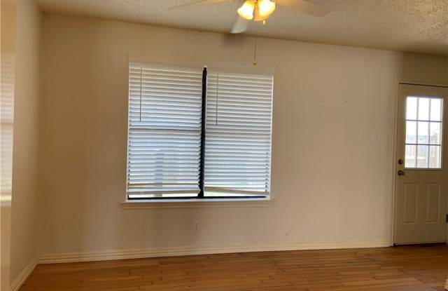 2326 Westlake Cir S Gallery 4