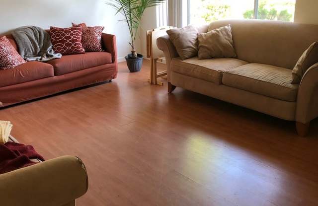 Rarely Available Private 5 Bed 3 Bath House w/ 2 Masters photos photos