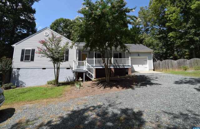 41 WOODLAWN DR - 41 Woodlawn Drive, Lake Monticello, VA 22963