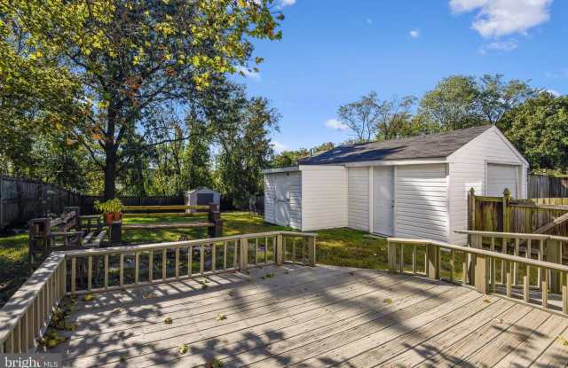 Charming 4-Bedroom Colonial with Modern Updates Glen Burnie photos photos