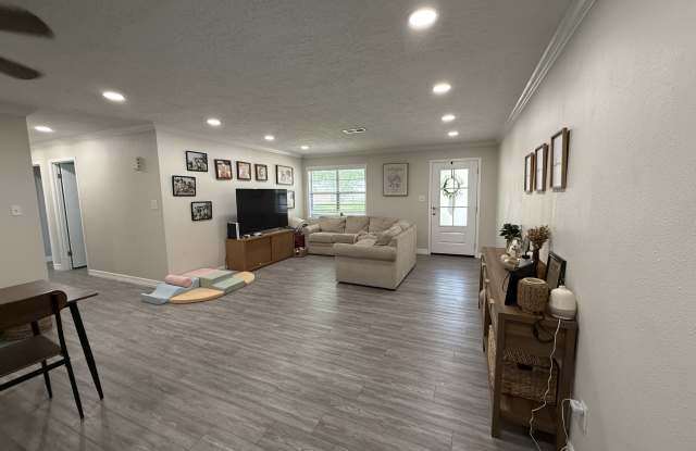 17850 Nonie Lane Gallery 4