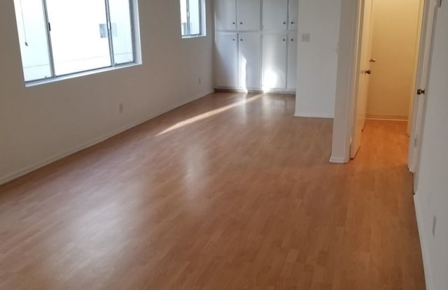 1206 S. Holt Ave - 1206 South Holt Avenue, Los Angeles, CA 90035