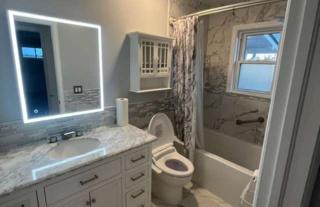 5939 North Log Road Gallery 4