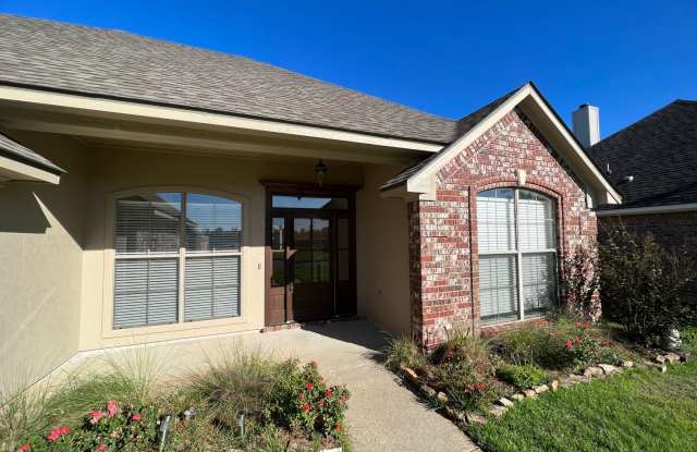 Small town but close to City life...20 Minutes to Barksdale Air Force Base Gallery 1