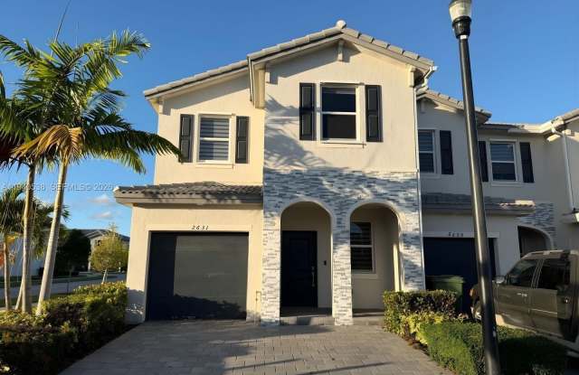 2631 SE 11th St photos photos