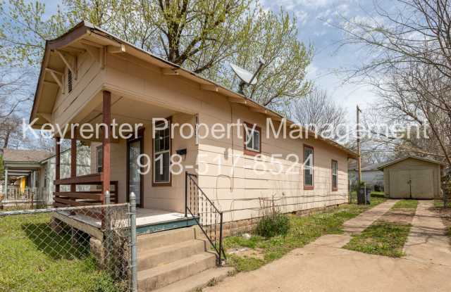 SECTION 8 WELCOME - NEWLY RESTORED - 2 BEDROOM - HARDWOOD FLOORS Gallery 3