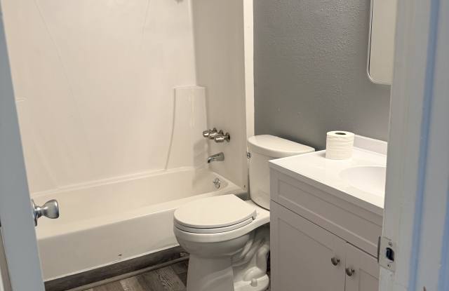 8017 Marquette Avenue Northeast - C Gallery 3