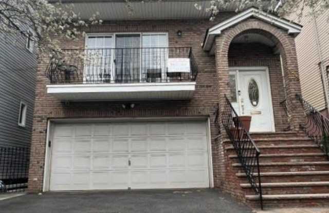 133 Fabyan Pl - 133 Fabyan Place, Newark, NJ 07112