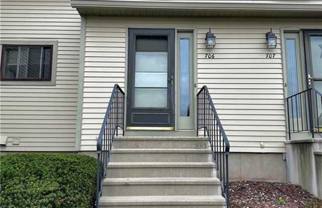 706 Summer Hill Drive Gallery 2