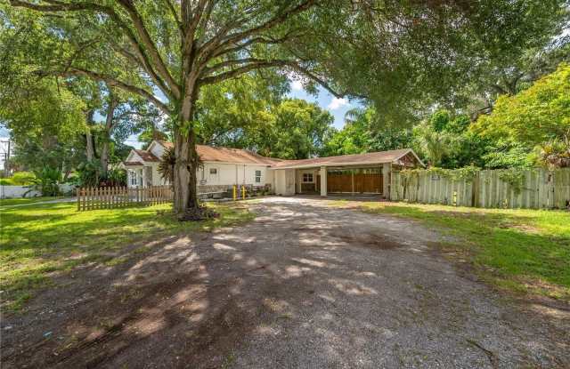 2307 E OSBORNE Avenue Gallery 1