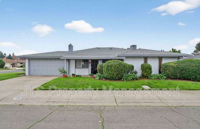 728 Clipper Way - 728 Clipper Way, Sacramento, CA 95831