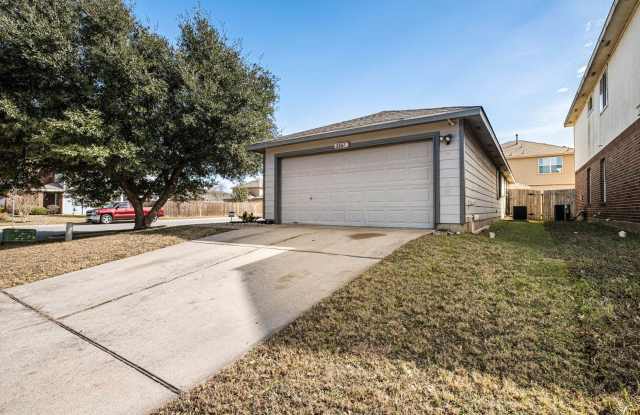 3 Bedroom, 2 Bath, Corner Lot Home Near Tesla & Airport Gallery 3