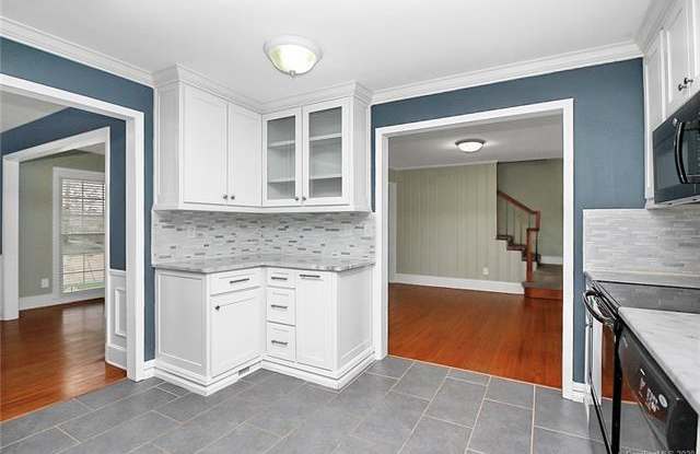 5727 Farmbrook Drive Gallery 4