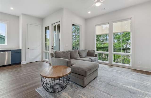 1290 Longreen Terr NW Gallery 3
