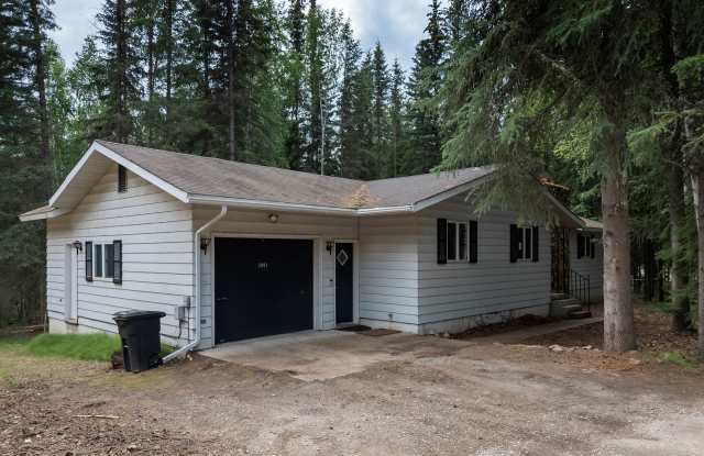 Vintage Charm Meets Modern Comfort in Fairbanks! photos photos