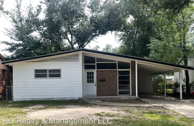 1806 13th St - 1806 13th Street, Lake Charles, LA 70601