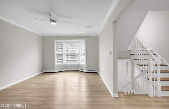 65 E River Road Gallery 4